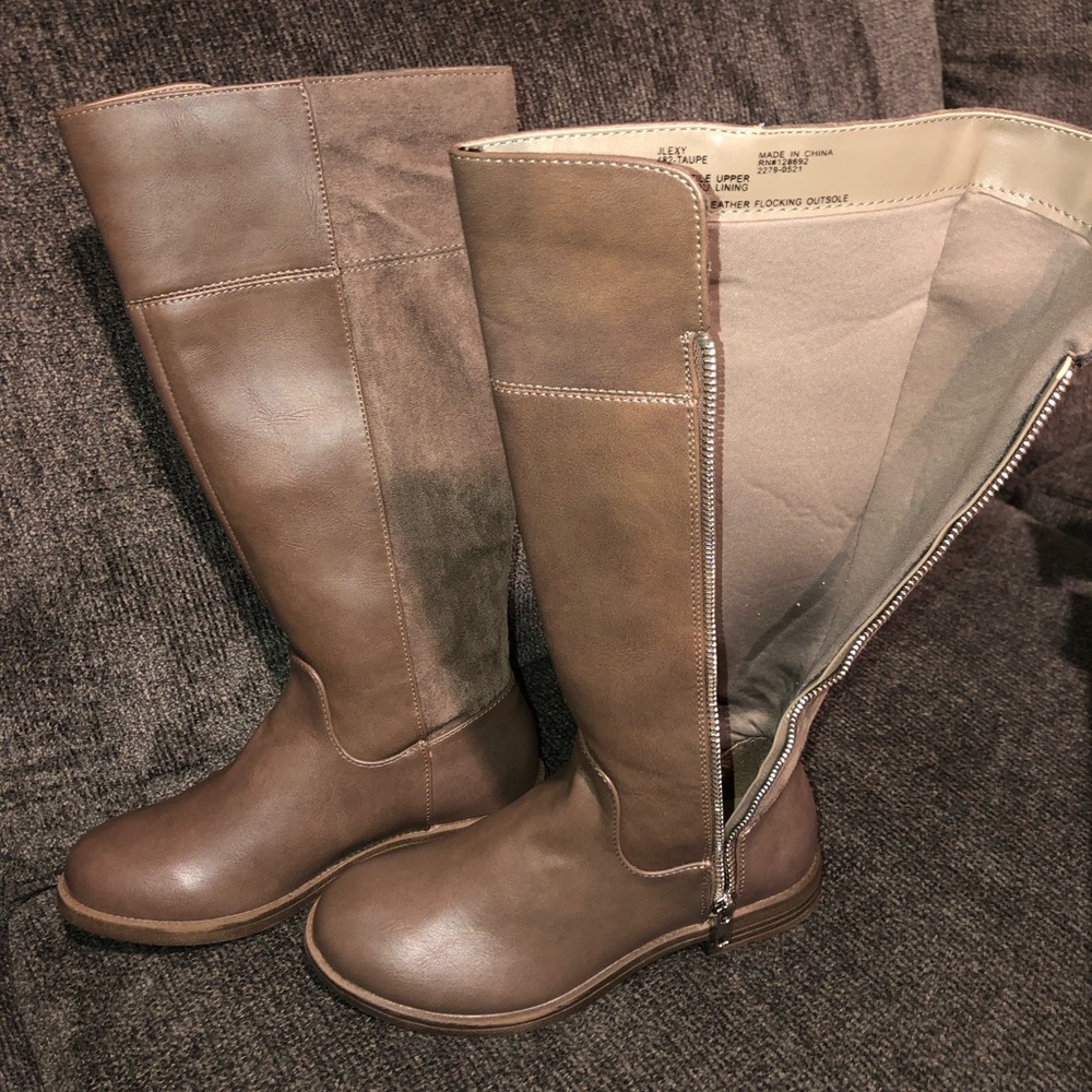 Kid boots